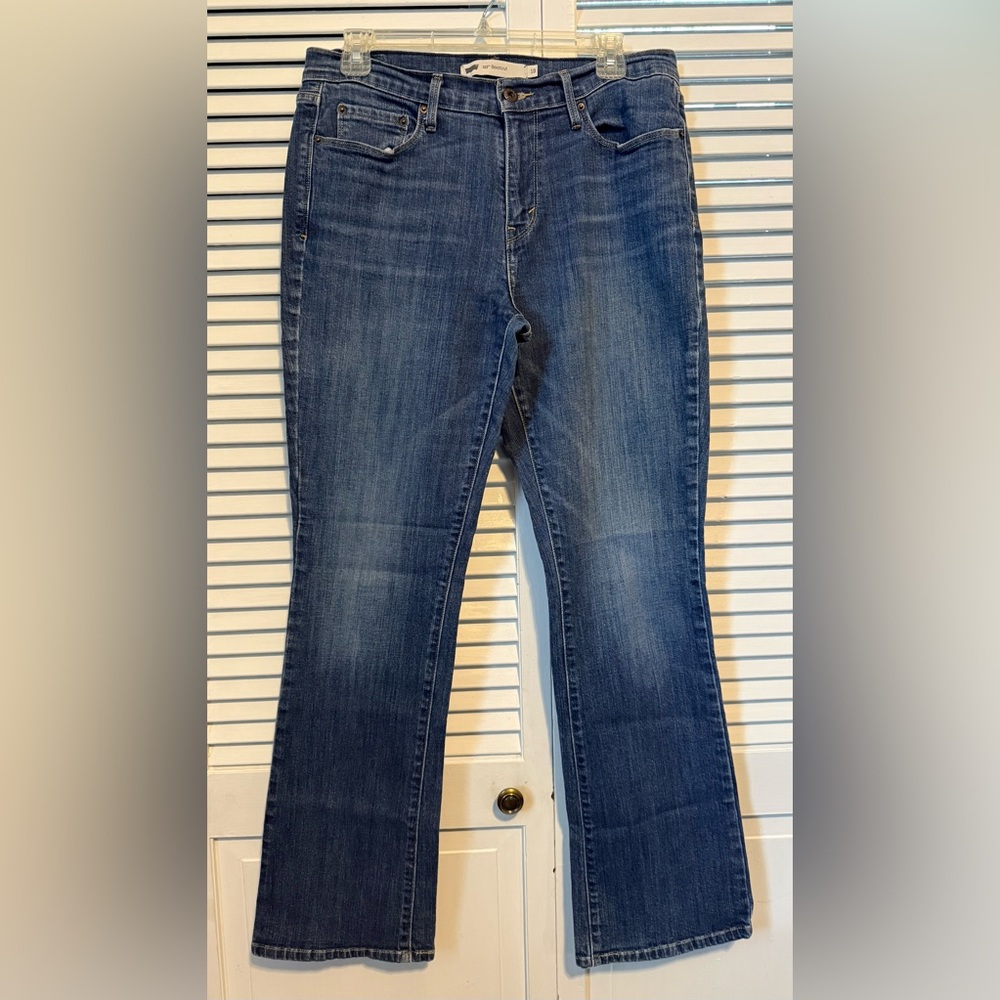 Women's boot cut Blue Jeans by Levi